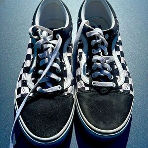 Vans - New without tags Size M 14